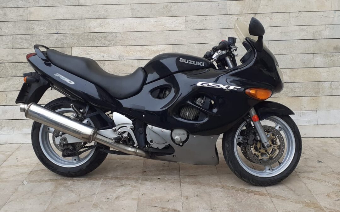 SUZUKI GSX 750