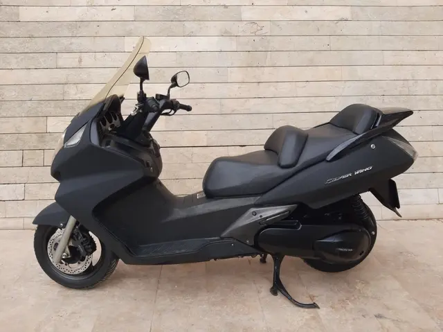 Honda Silverwing FJS 400
