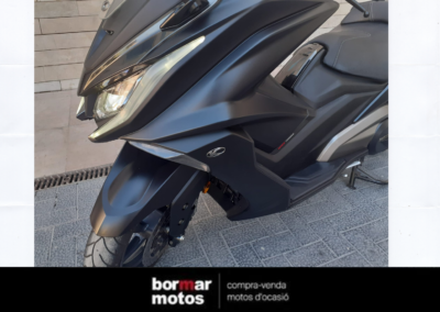 KYMCO AK 550