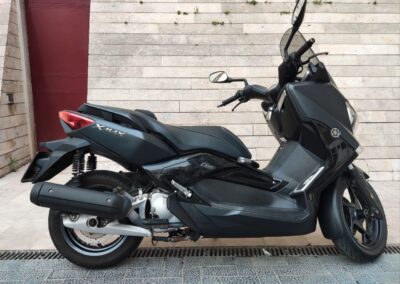YAMAHA X-MAX 125