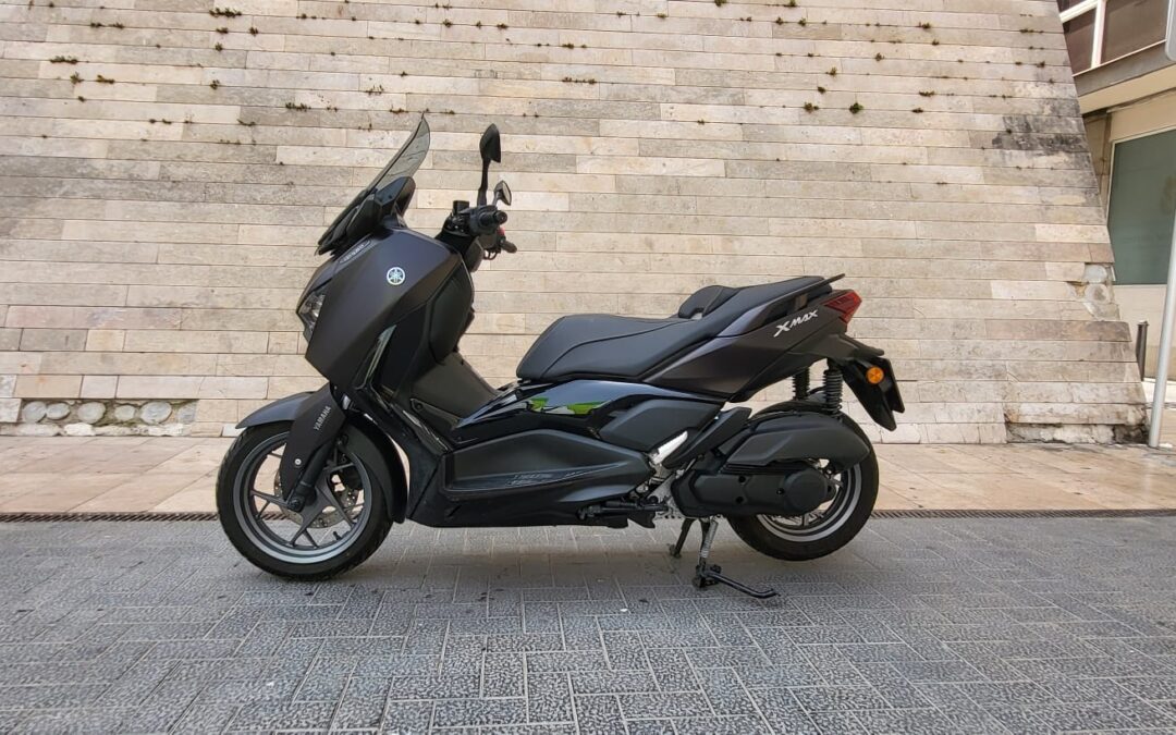 YAMAHA X-MAX 125 TECH
