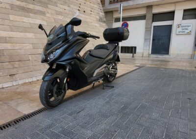 KYMCO AK 550