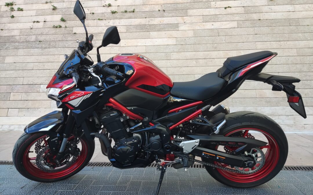 KAWASAKI Z900