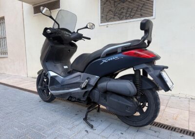 YAMAHA X-MAX 125