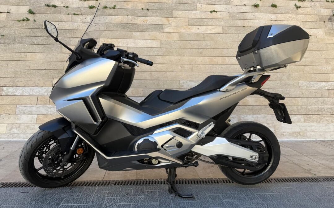 HONDA FORZA 750