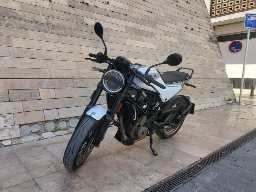 HUSQVARNA SVARTPILEN 401