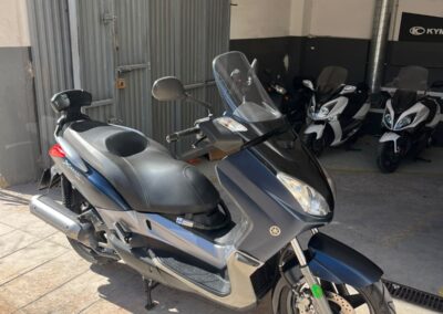 YAMAHA X-MAX 125